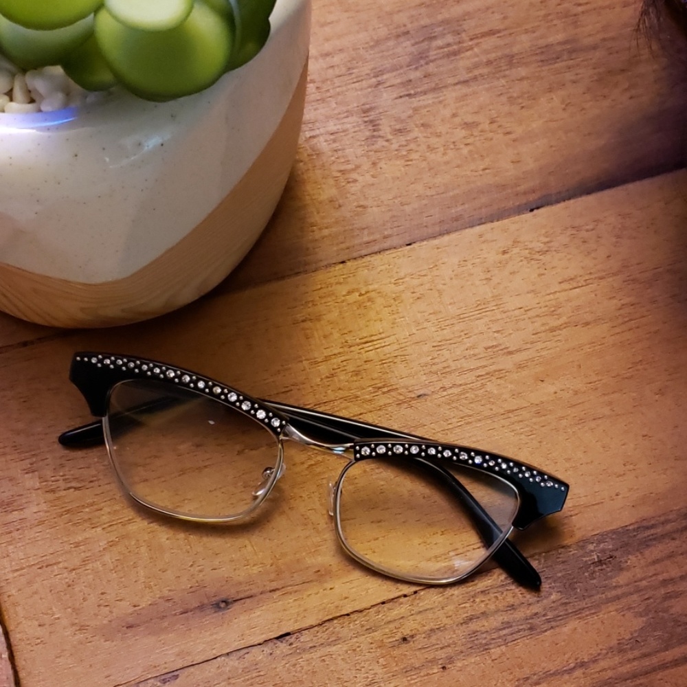 Glamorous Oval Black Reading Glasses - Picture 4 of 7